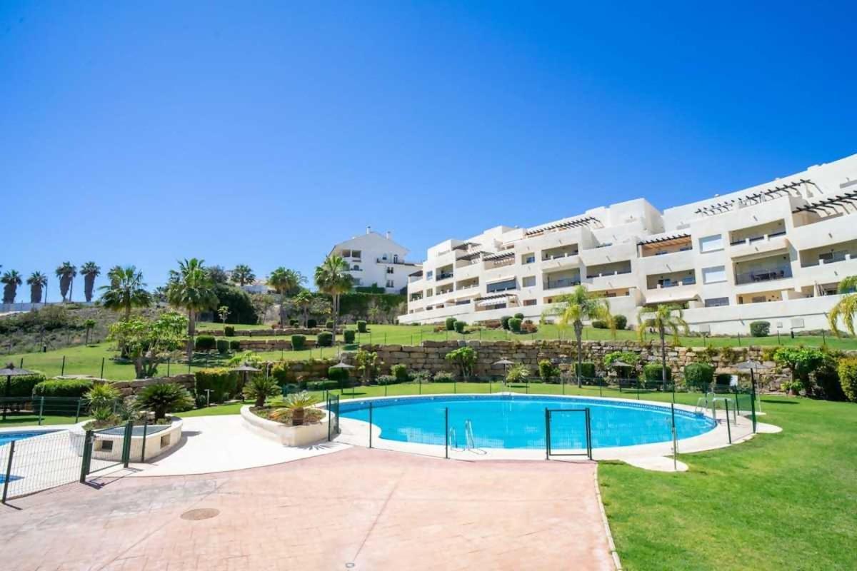 Cyv Nice Apartment W A Pool Close To The Beach Бенальмадена Экстерьер фото